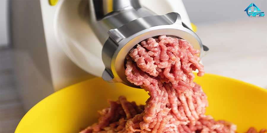 چرخ گوشت در عین حال که یک وسیله ی بسیار کاربردی می باشد، بسیار هم خطرناک است به همین خاطر در صورتی که با مشکلی مواجه شدید حتما از فردی متخصص برای تعمیر چرخ گوشت خود بهره ببرید.